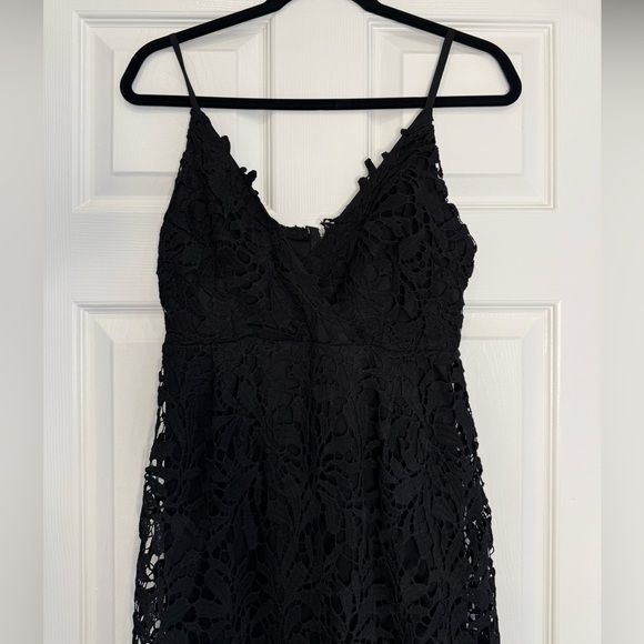 Lock & Key Lace Dress - Picture 5 of 15